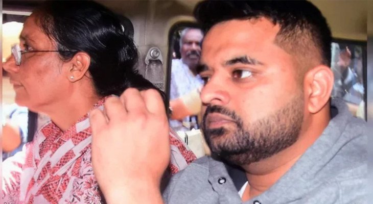 কারাগারে সাবেক এমপির সেলে মোবাইল, মিলল কয়েক ডজন পর্নো ভিডিও